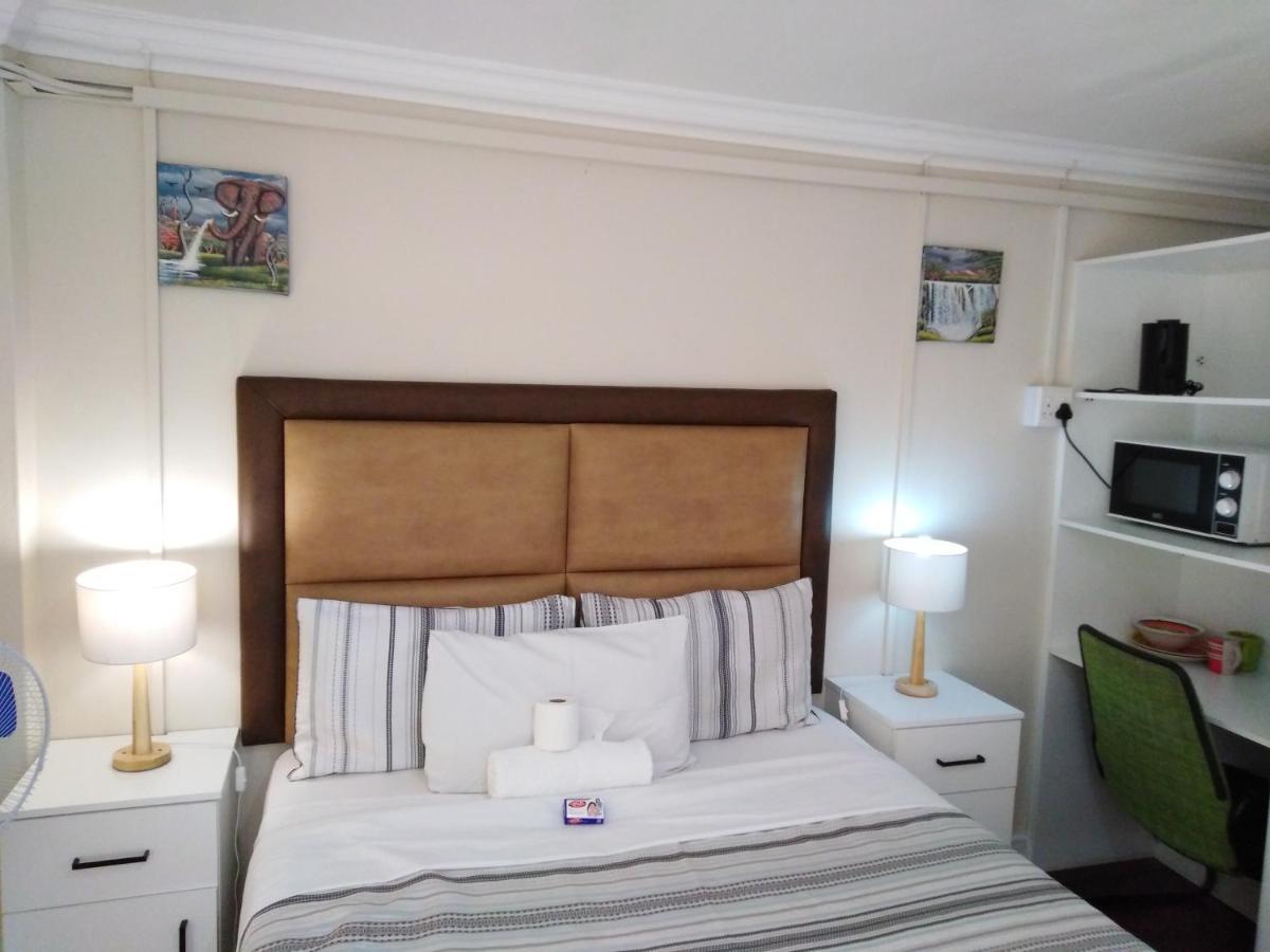 The Monument Guesthouse Порт-Элизабет Экстерьер фото