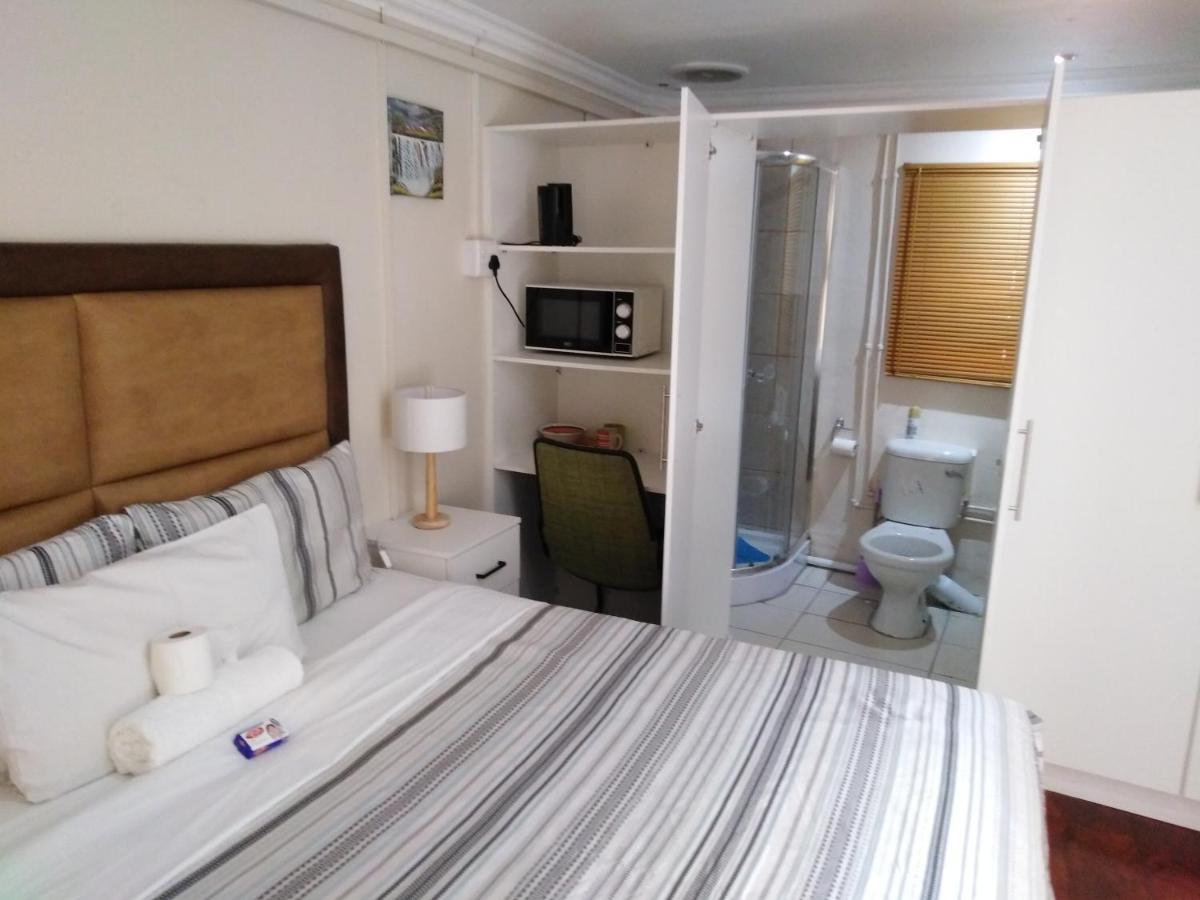 The Monument Guesthouse Порт-Элизабет Экстерьер фото